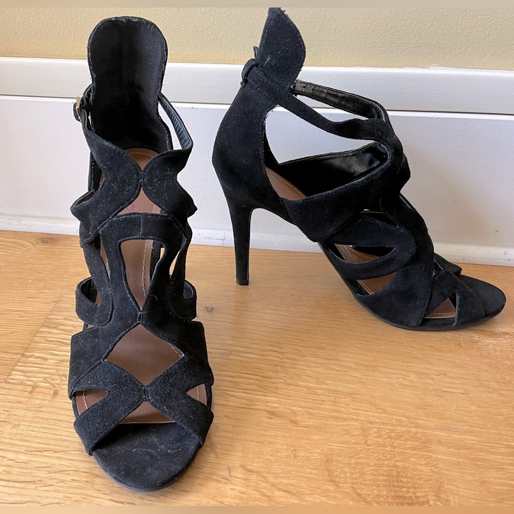 Tesori Women’s Size 8.5 Black Microsuede Strappy Sandal